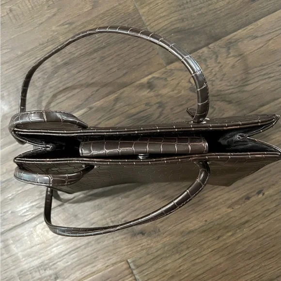 Connections Hand Bag - Picture 4 of 10